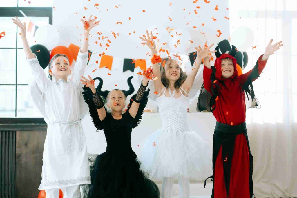 hosting the best Halloween party tips