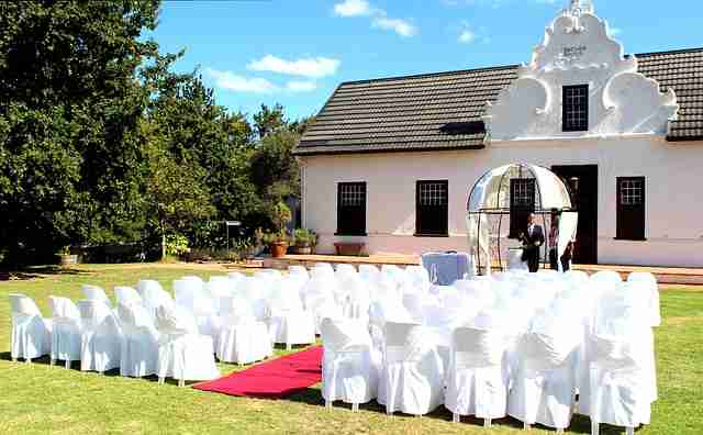 red carpet rentals for outdoor wedding and events