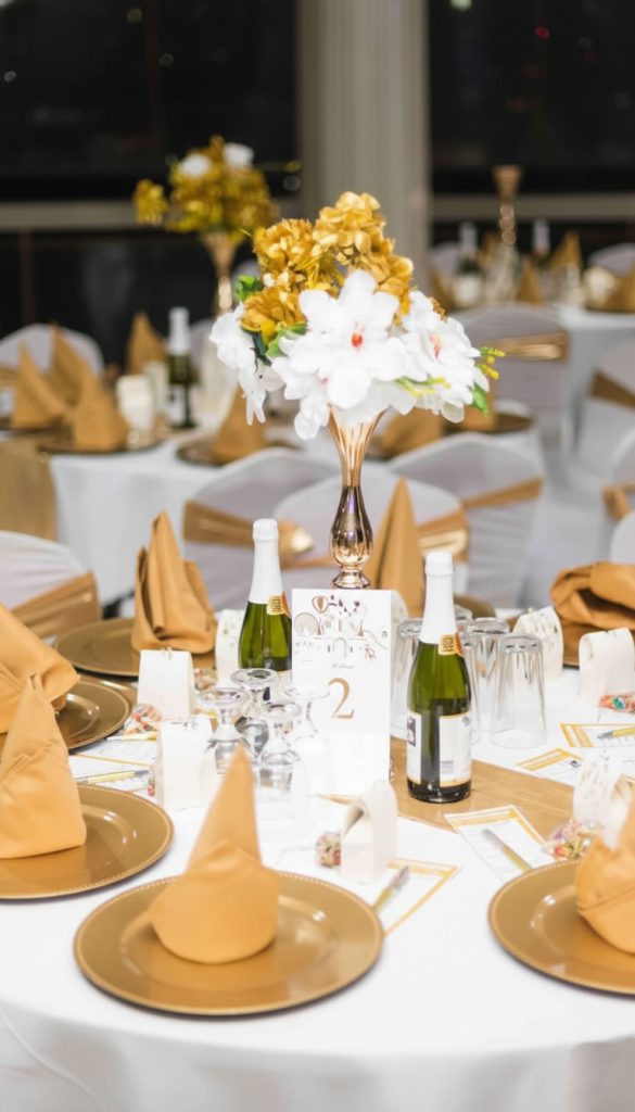 wedding table setting tips